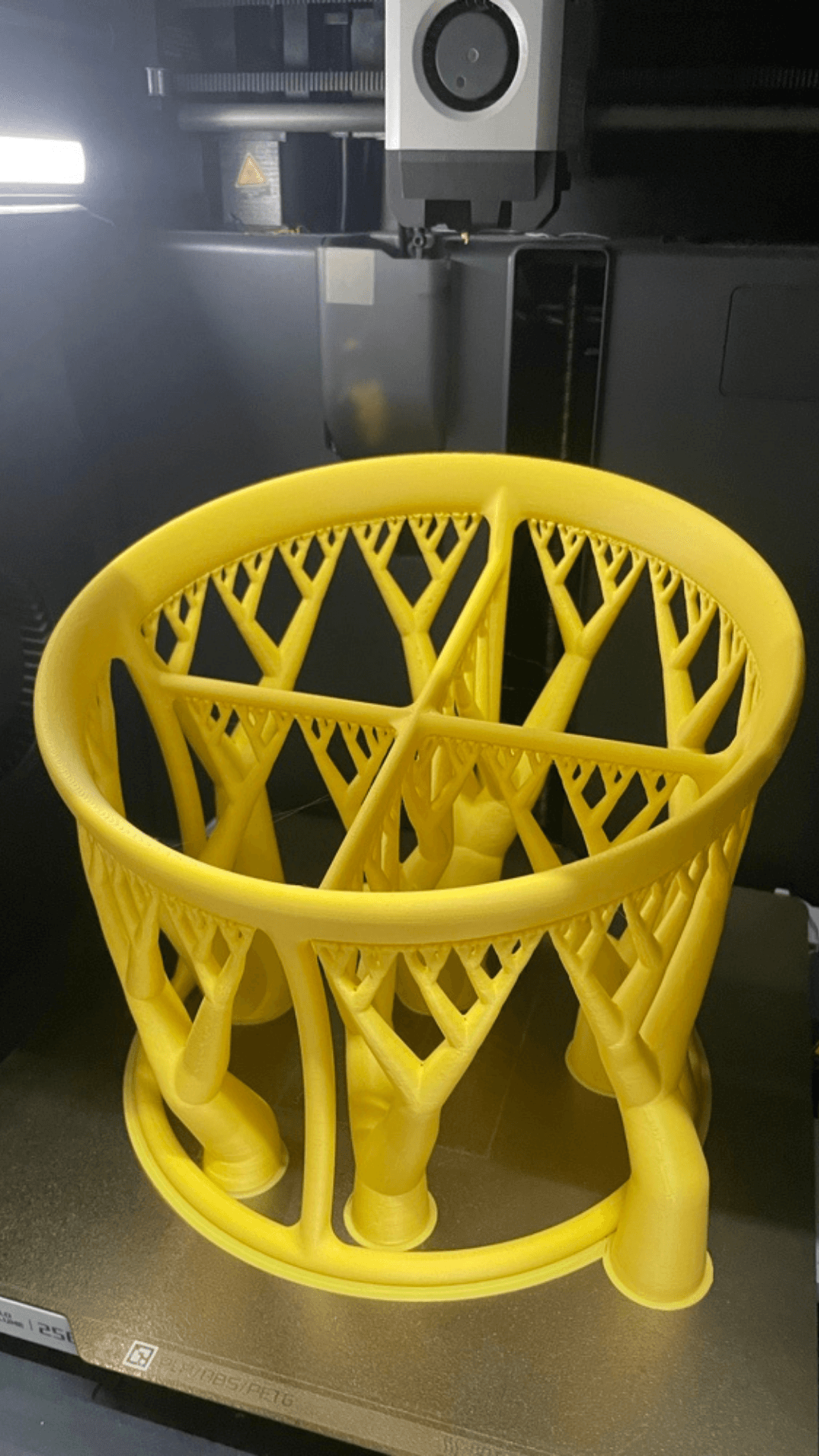 Elevated Dog & Cat Feeder Model image 2